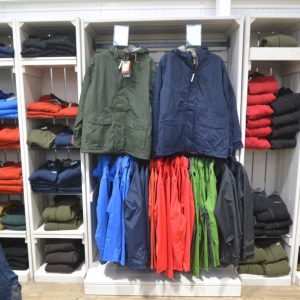 Outdoor-clothing-stand