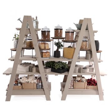 Ladders-and-extension-shelves-gift-set-up