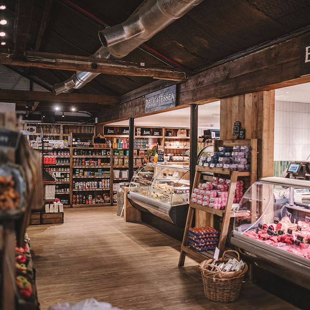 Peterley-Manor-Farm-Shop-shelving